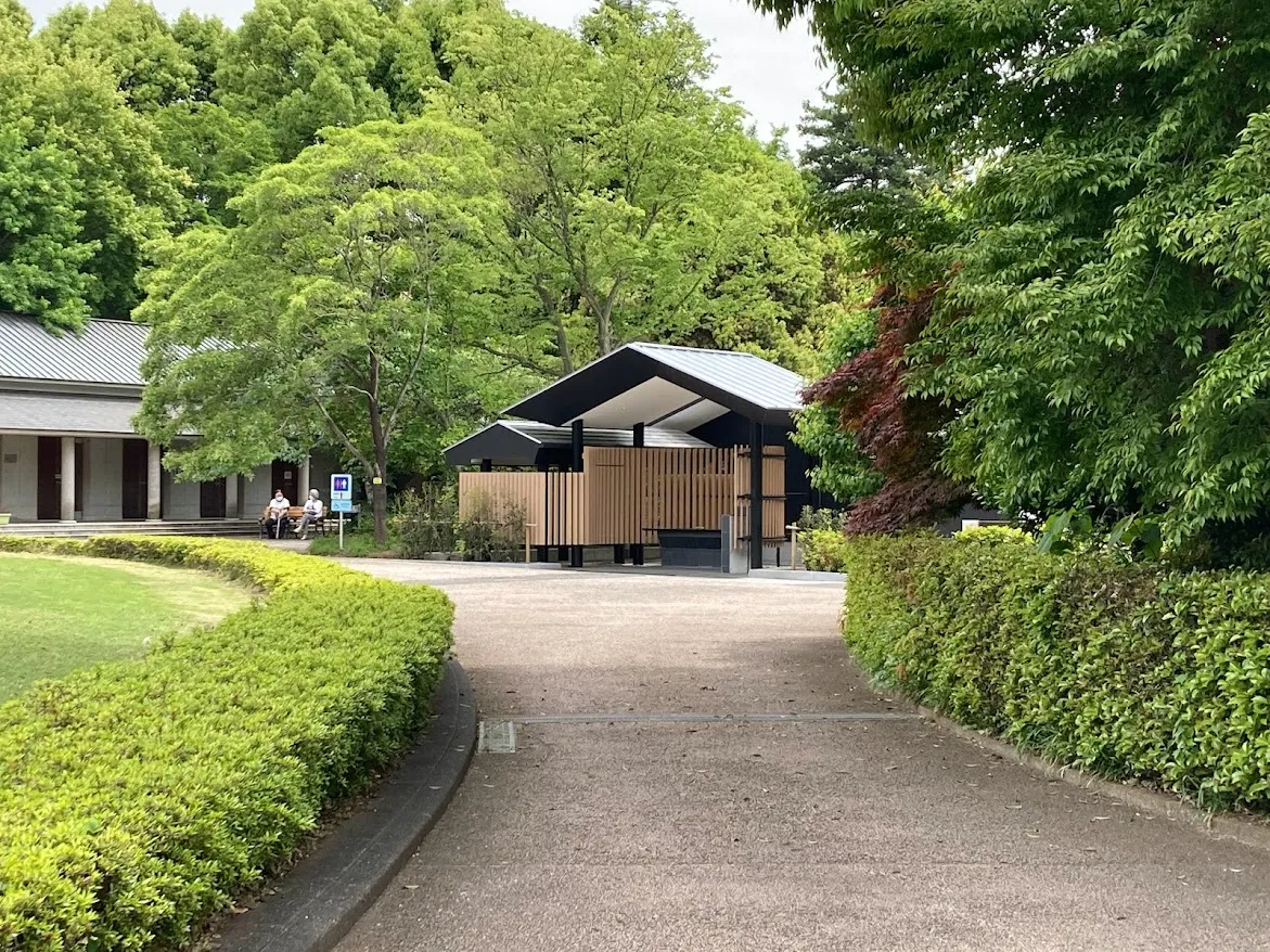 多磨霊園埋葬作業施設